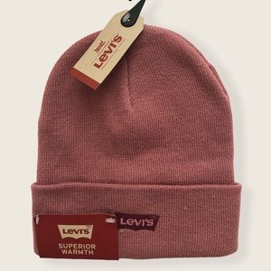 LEVI’S CUFFED BEANIE 🍁